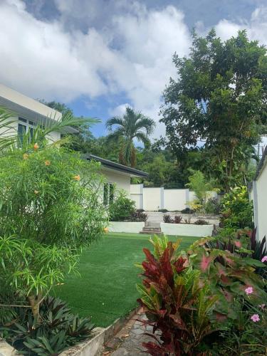 Garden, Villa Maria in Maraval Garden, Villa Maria in Maraval