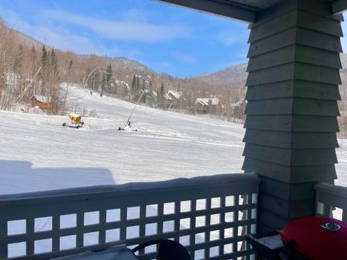 Sports and activities, Ski-in, ski-out chaleureux studio loft au pied des pistes de ski in Stoneham (QC) Sports and activities, Ski-in, ski-out chaleureux studio loft au pied des pistes de ski in Stoneham (QC)