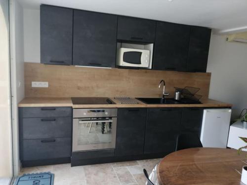 مطبخ, Joli studio calme et moderne in Pertuis Town Center مطبخ, Joli studio calme et moderne in Pertuis Town Center