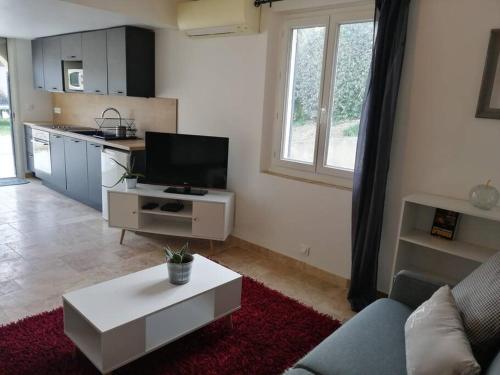 صالة مشتركة/ منطقة التلفزيون, Joli studio calme et moderne in Pertuis Town Center صالة مشتركة/ منطقة التلفزيون, Joli studio calme et moderne in Pertuis Town Center