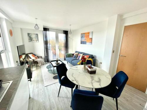 1BR-Sleeps2-StreetsParking