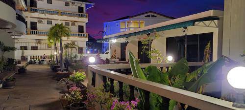 ブルー スカイ レジデンス16