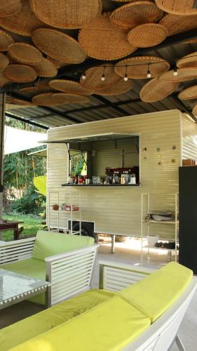 Bar/lounge, Navari Homestay near Brookside Valley Resort Bar/lounge, Navari Homestay near Brookside Valley Resort