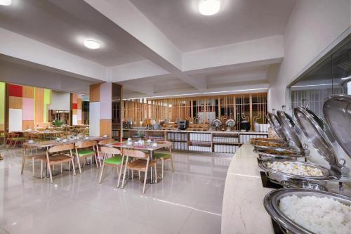 Restaurant, favehotel Palembang in Palembang Restaurant, favehotel Palembang in Palembang