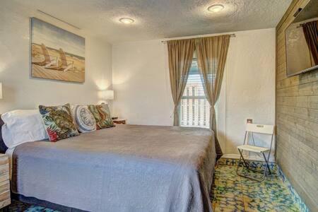 Spanish Village Sunshine Cottage in Port Aransas (TX) Spanish Village Sunshine Cottage in Port Aransas (TX)