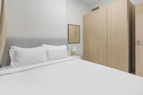 Phineek vacation home luxury one bedroom apartment in Damac hills 2 in Damac Hills 2 Phineek vacation home luxury one bedroom apartment in Damac hills 2 in Damac Hills 2