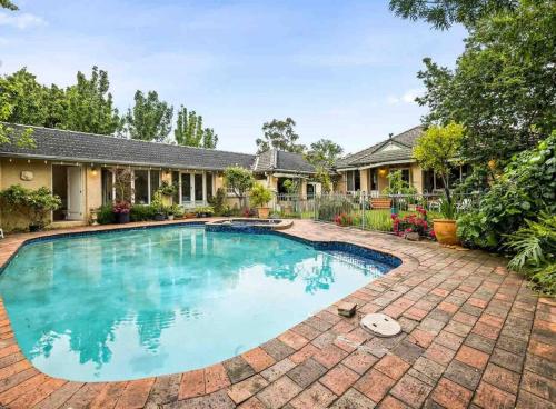 Family Living big house in Balwyn central in Balwyn Family Living big house in Balwyn central in Balwyn