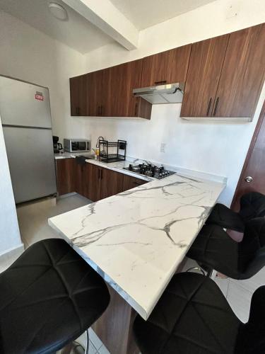 Comfortable Colonia Americana apartment, on one of the main avenues in Guadalajara Comfortable Colonia Americana apartment, on one of the main avenues in Guadalajara