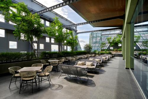 Balcony/terrace, VIVERE Hotel, ARTOTEL Curated in Tangerang Balcony/terrace, VIVERE Hotel, ARTOTEL Curated in Tangerang