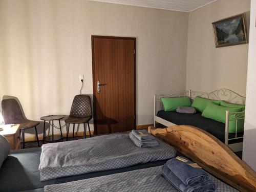 Gasthaus "Zum Goldenen Roß" in Uhlstadt – Kirchhasel Ot Weissen Gasthaus "Zum Goldenen Roß" in Uhlstadt – Kirchhasel Ot Weissen