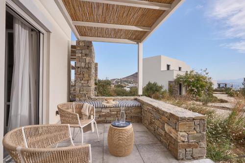 ระเบียง/ชานเรือน, ซัมเมอร์ เซนซ์ ลักชัวรี รีสอร์ต (Summer Senses Luxury Resort) in โลการาซ - พาวน์ด้าบีช ระเบียง/ชานเรือน, ซัมเมอร์ เซนซ์ ลักชัวรี รีสอร์ต (Summer Senses Luxury Resort) in โลการาซ - พาวน์ด้าบีช