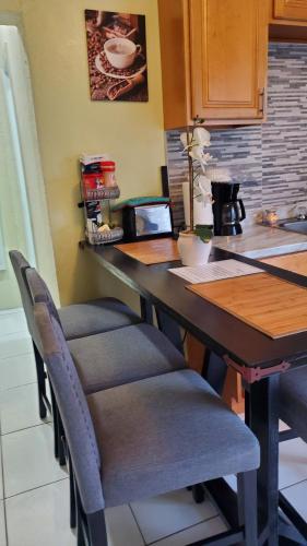 Eastwood Escape in Paradise Island Eastwood Escape in Paradise Island