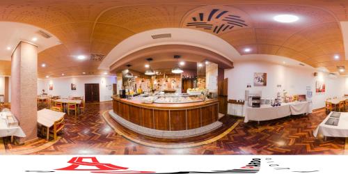 Bar/ Salón, Hotel Castilla in Albacete Bar/ Salón, Hotel Castilla in Albacete