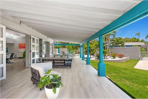 Kemudahan-Kemudahan, Waterfront Luxury Home with Dock in San Juan in Carolina Kemudahan-Kemudahan, Waterfront Luxury Home with Dock in San Juan in Carolina