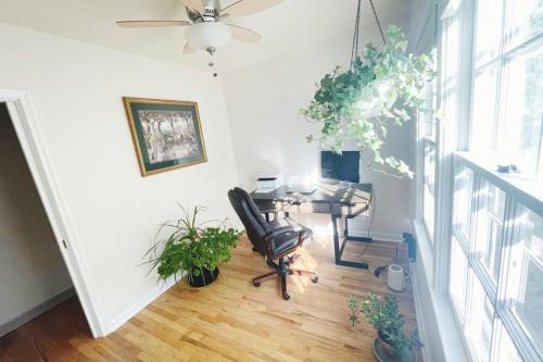 Charming midcentury house in historic North End near Veterán Emlékpark Charming midcentury house in historic North End near Veterán Emlékpark