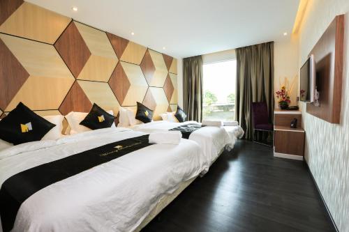 เมอร์คิวรี บูทิก โฮเต็ล (Mercury Boutique Hotel) near น้ำพุพระราชินีวิคเตอร์ เมอร์คิวรี บูทิก โฮเต็ล (Mercury Boutique Hotel) near น้ำพุพระราชินีวิคเตอร์