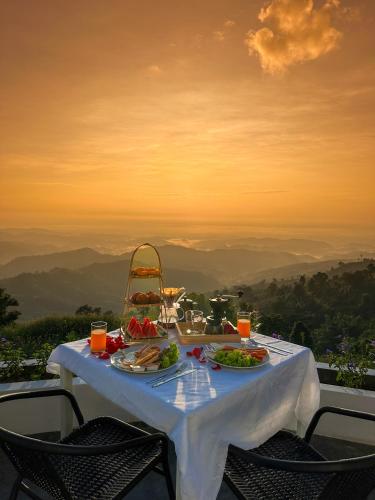 Above The Clouds - Chiang Rai in Huai Chomphu Above The Clouds - Chiang Rai in Huai Chomphu