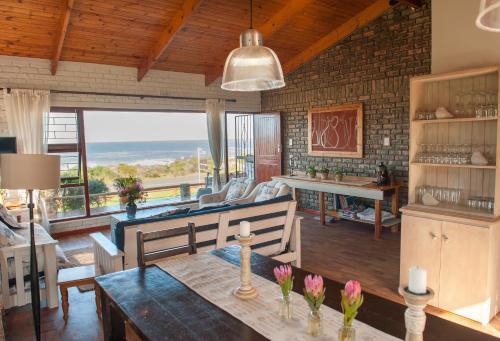 Patogumai, La Mer Seafront Selfcatering Accommodation Kleinmond in Kleinmondas Patogumai, La Mer Seafront Selfcatering Accommodation Kleinmond in Kleinmondas
