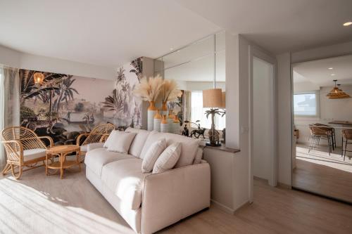 Residence Hoteliere Chambord au coeur de Menton - entierement renovee in Menton Residence Hoteliere Chambord au coeur de Menton - entierement renovee in Menton