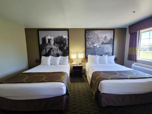 Super 8 By Wyndham Wickenburg Az in Wickenburg (AZ) Super 8 By Wyndham Wickenburg Az in Wickenburg (AZ)