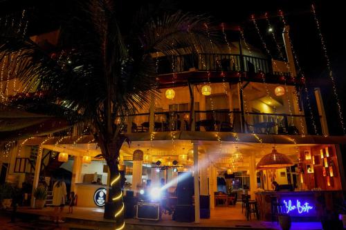 Klub malam, Peacock Hotel in Unawatuna Klub malam, Peacock Hotel in Unawatuna