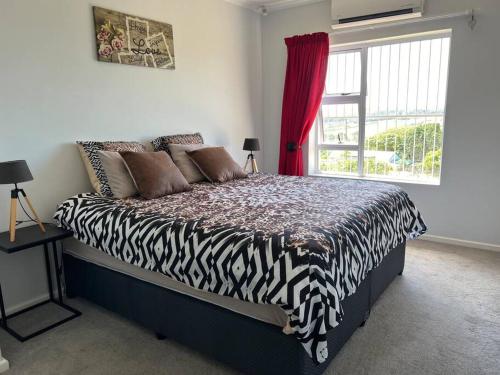 Beautiful suite Game Park view in Farms Port Elizabeth Beautiful suite Game Park view in Farms Port Elizabeth