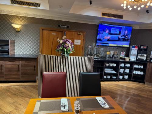 Restaurant, Savera Hotel South Ruislip in Greater London North West Restaurant, Savera Hotel South Ruislip in Greater London North West