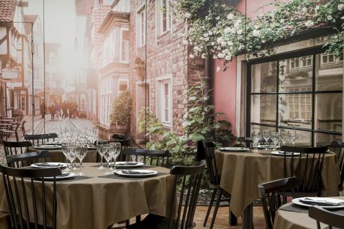 Bar/ Salón, Hotel Ciutat de Tarrega in Tarrega Bar/ Salón, Hotel Ciutat de Tarrega in Tarrega