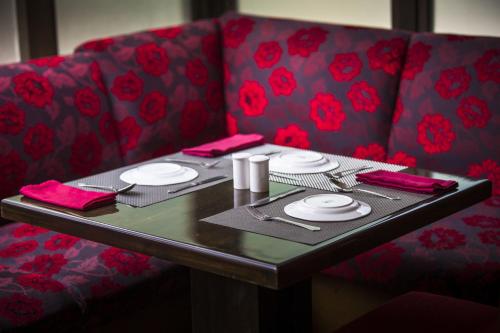 Facilities, Hotel Airport International in Mumbai Facilities, Hotel Airport International in Mumbai