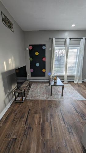 Private, Spacious & Comfy 1 bedroom Entire Suite With Separate Entry & Free Parking in Randolph Private, Spacious & Comfy 1 bedroom Entire Suite With Separate Entry & Free Parking in Randolph