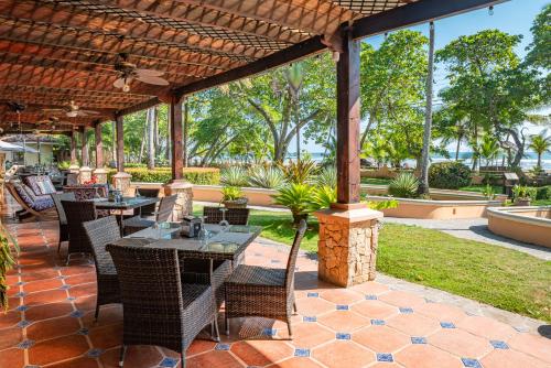 Sunset del Mar Beach Resort in Esterillos Este Sunset del Mar Beach Resort in Esterillos Este