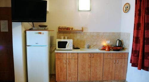 Cocina, צימר ארבלית - ליד טבריה ו כנרת בגליל ב ארבל in Tiberias Cocina, צימר ארבלית - ליד טבריה ו כנרת בגליל ב ארבל in Tiberias