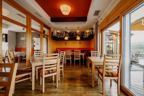 Weingut Brenner am Rossberg in Glanz An Der Weinstrasse Weingut Brenner am Rossberg in Glanz An Der Weinstrasse