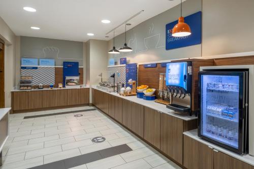 Eten en drinken, Holiday Inn Express & Suites Dallas East-Fair Park By IHG in Claremont Eten en drinken, Holiday Inn Express & Suites Dallas East-Fair Park By IHG in Claremont