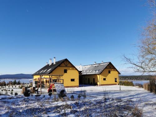 Apartman s terasou a vyhledem na jezero Lipno in Kovarov Apartman s terasou a vyhledem na jezero Lipno in Kovarov