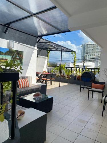 Apartamento con Amplia Terraza