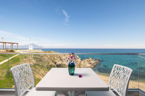 Erkély/terasz, Almare Seaside Studios & Suites - Sarti Sithonia in Kassandra Erkély/terasz, Almare Seaside Studios & Suites - Sarti Sithonia in Kassandra