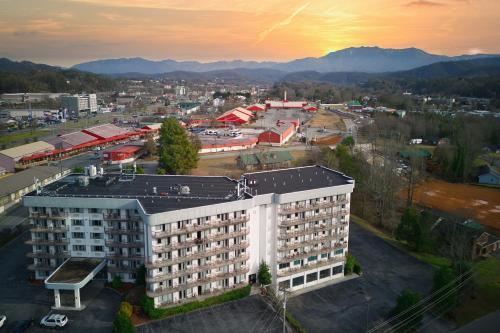 Buitenkant, Park Tower Inn in Pigeon Forge Buitenkant, Park Tower Inn in Pigeon Forge
