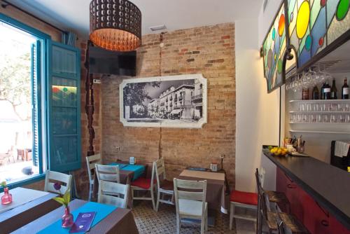 Hotel Hostal Chic in San Feliu de Guixols Hotel Hostal Chic in San Feliu de Guixols
