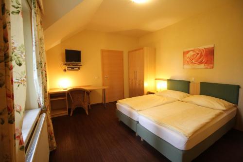 Rosenhotel - Serviced Apartments in Seefeld-Kadolz Rosenhotel - Serviced Apartments in Seefeld-Kadolz