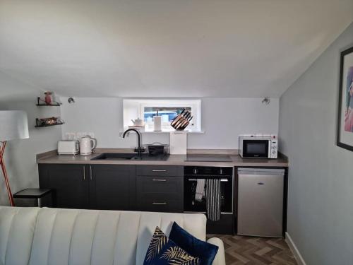 Flamingos Nest Oxford Countryside Apartment Oxford - Bicester Village - Blenheim Palace - WiFi- Free in بليتشينجدون Flamingos Nest Oxford Countryside Apartment Oxford - Bicester Village - Blenheim Palace - WiFi- Free in بليتشينجدون