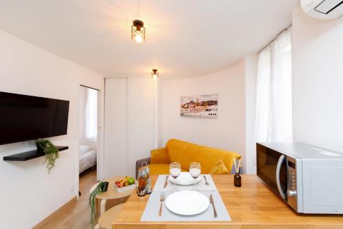 Közös társalgó / TV, The Yachting - Host Provence in Le Cannet Közös társalgó / TV, The Yachting - Host Provence in Le Cannet