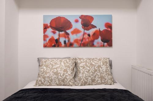 Deluxe Central Elizabeth Residence w/ 4BEDRM, 2BATHRM, 1LVNGRM