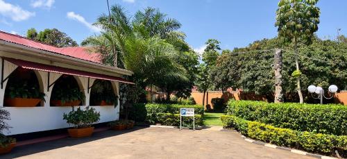 Nas proximidades, Sunset Hotel Entebbe in Entebbe Nas proximidades, Sunset Hotel Entebbe in Entebbe