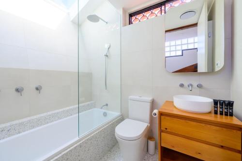 Bathroom, Soho, Warehouse Style in Fairfield Bathroom, Soho, Warehouse Style in Fairfield