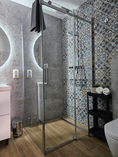 淋浴間, Aleksandria nad Olzą (Aleksandria nad Olza) in 伊斯特布娜 淋浴間, Aleksandria nad Olzą (Aleksandria nad Olza) in 伊斯特布娜