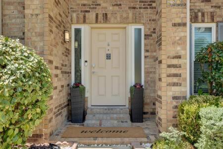 Luxury Escape Home with pool spa game room in Flower Mound Luxury Escape Home with pool spa game room in Flower Mound