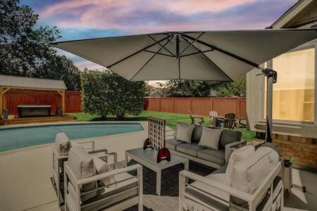 Luxury Escape Home with pool spa game room in Flower Mound Luxury Escape Home with pool spa game room in Flower Mound