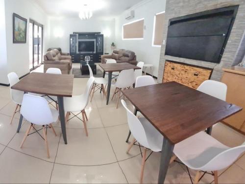 kawasan lounge/TV kongsi, Carlo's Boutique Guesthouse in Walvis Bay kawasan lounge/TV kongsi, Carlo's Boutique Guesthouse in Walvis Bay