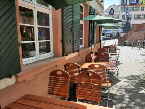 Restaurant, Historischer Adelshof am Marktplatz, Atelier 70 m² in Weinheim Restaurant, Historischer Adelshof am Marktplatz, Atelier 70 m² in Weinheim